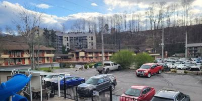 Howard Johnson by Wyndham Downtown Gatlinburg