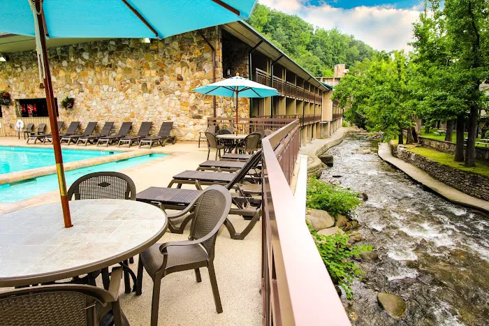 The Greystone Lodge On The River 4