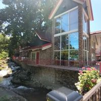 Zoder's Inn & Suites ico