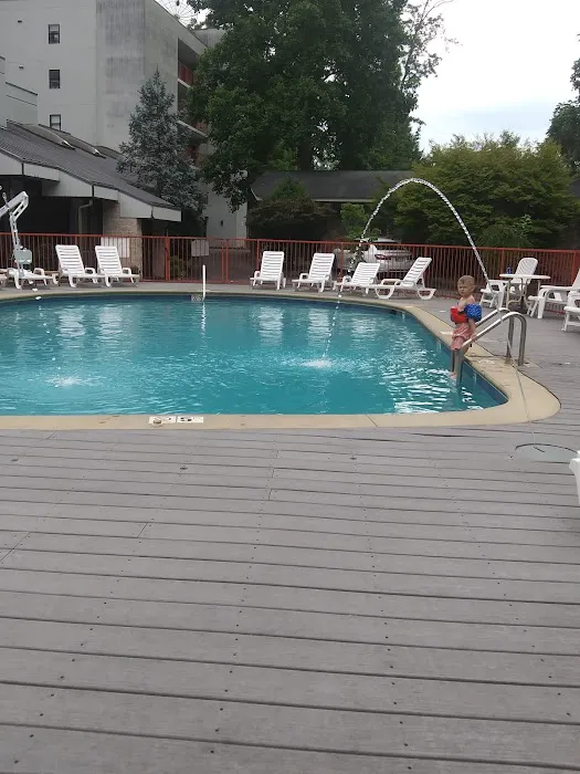 Zoder's Inn & Suites 4