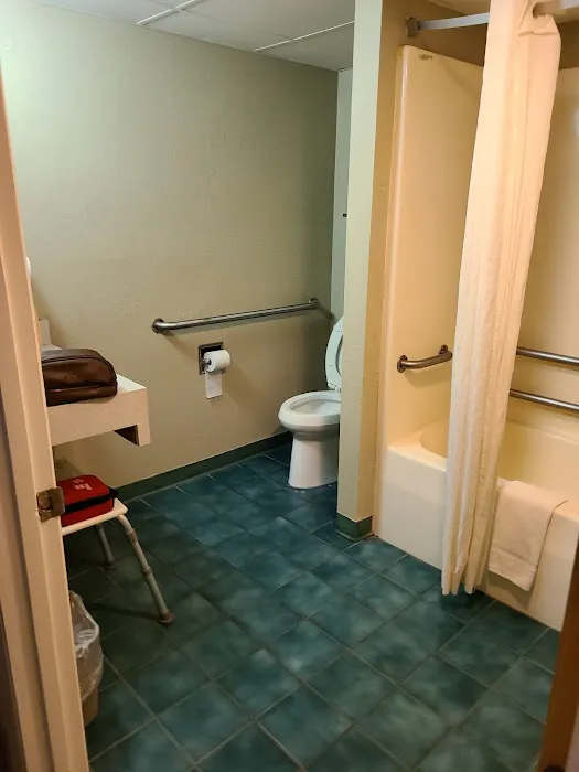 Super 8 by Wyndham Sevierville Riverside 4