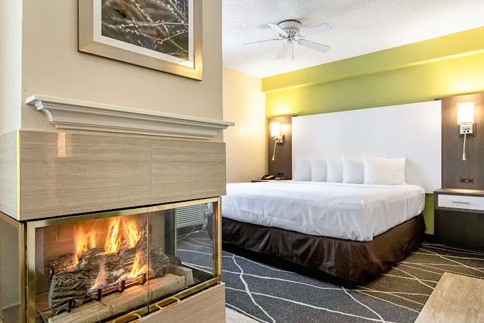 Clarion Inn Willow River 4