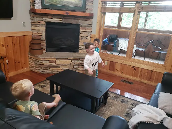 Oak Haven Resort, Cabin 13 4
