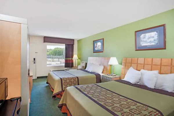 Days Inn by Wyndham Greeneville 4