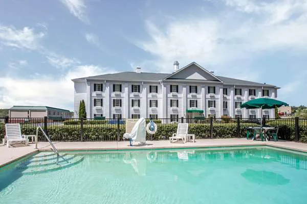 Quality Inn 4