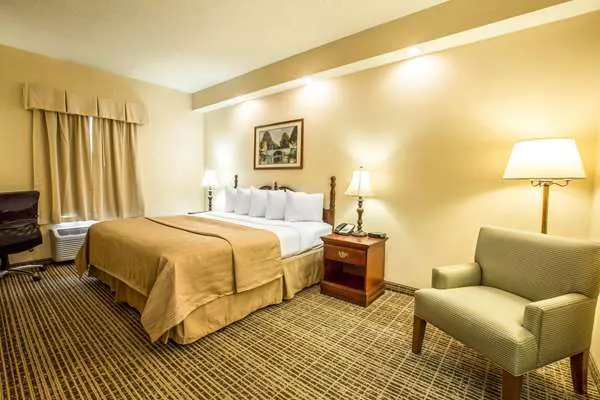 Quality Inn 4