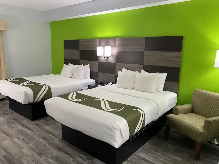 Quality Inn 4