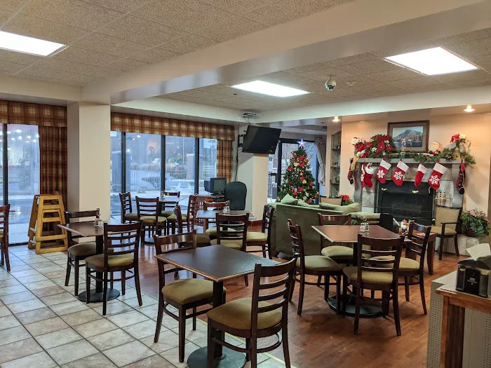 Mountain Inn & Suites I-26 Exit 40 4