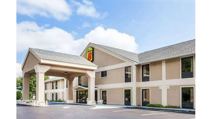 Super 8 by Wyndham Erwin 4
