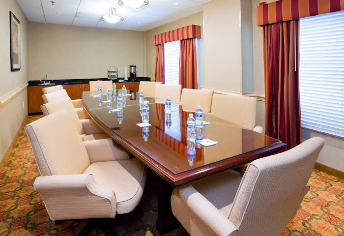 Holiday Inn Express & Suites Asheville Downtown by IHG 4
