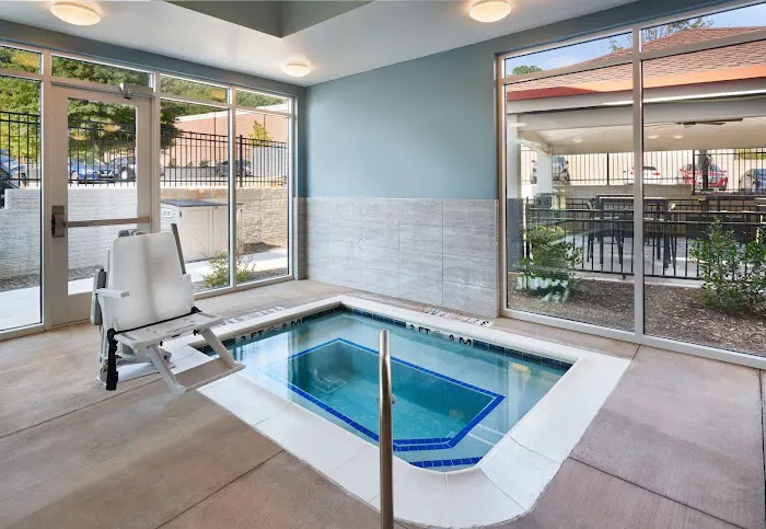 Candlewood Suites Asheville Downtown by IHG 4