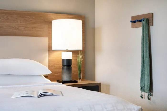 Candlewood Suites Asheville Downtown by IHG 4
