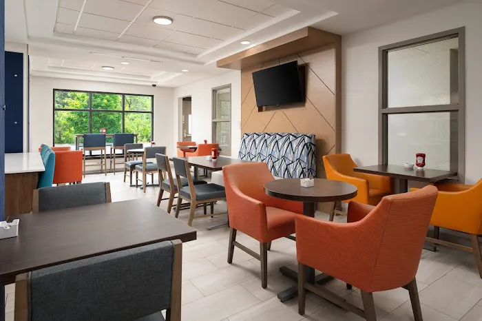 Holiday Inn Express & Suites Newport South by IHG 4