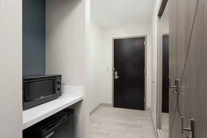 Holiday Inn Express & Suites Newport South by IHG 4