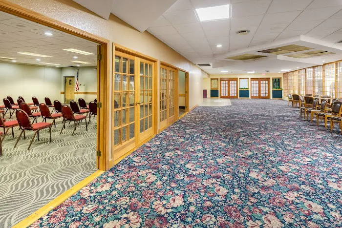 Quality Inn 4