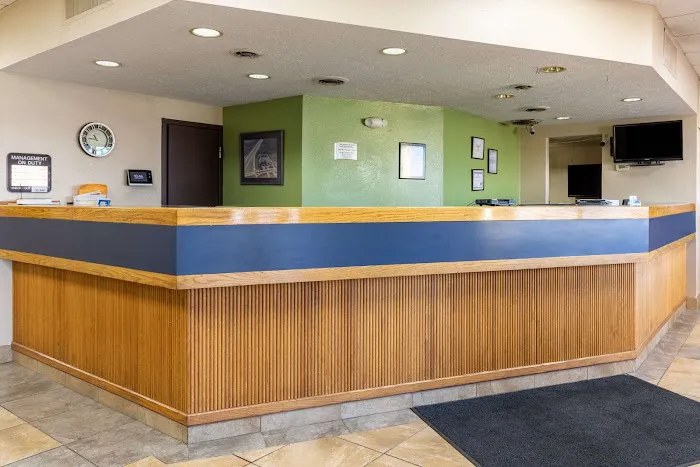Quality Inn 4
