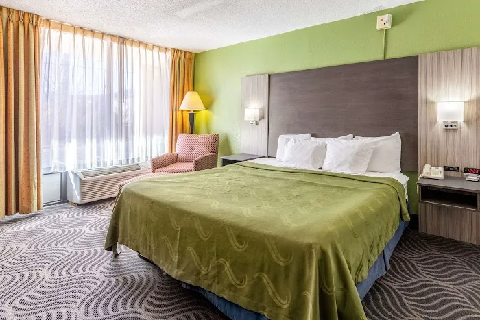 Quality Inn 4