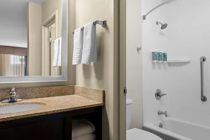 Best Western Newport Inn 4
