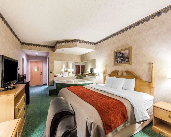Econo Lodge 4