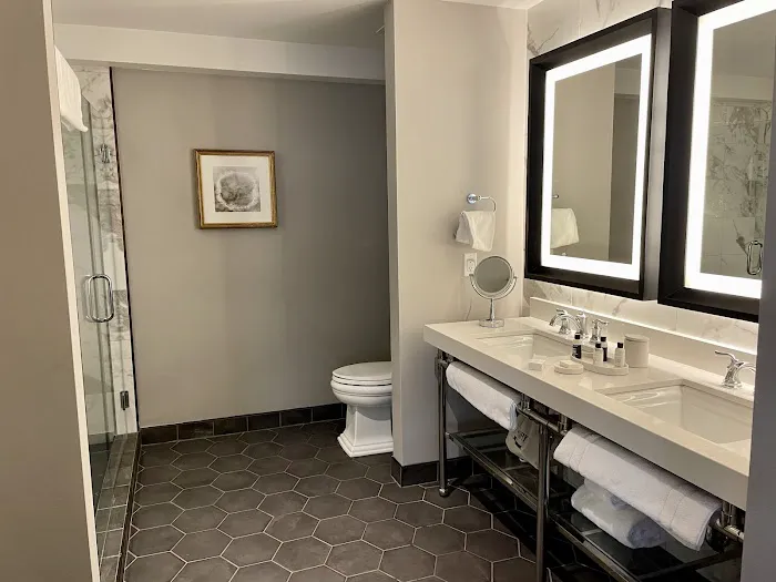 The Foundry Hotel Asheville, Curio Collection by Hilton 5
