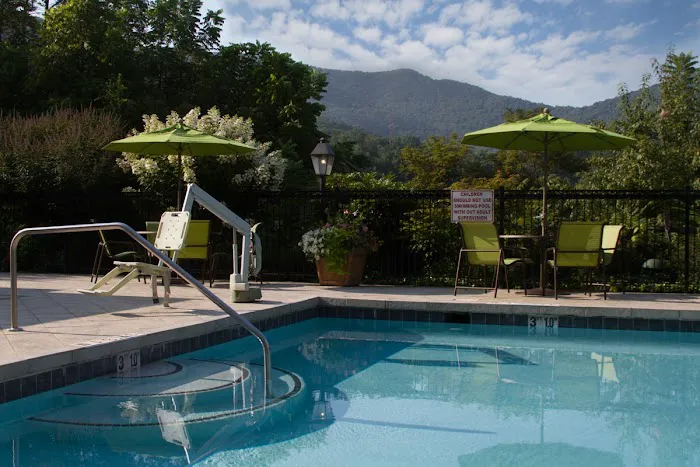 Holiday Inn Asheville East-Blue Ridge Pkwy by IHG 4
