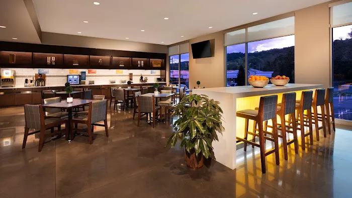 GLō Hotel Asheville-Blue Ridge Parkway 5