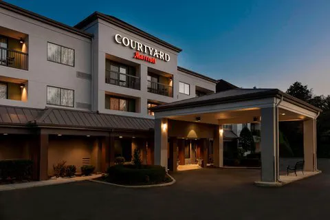 Courtyard Asheville 4
