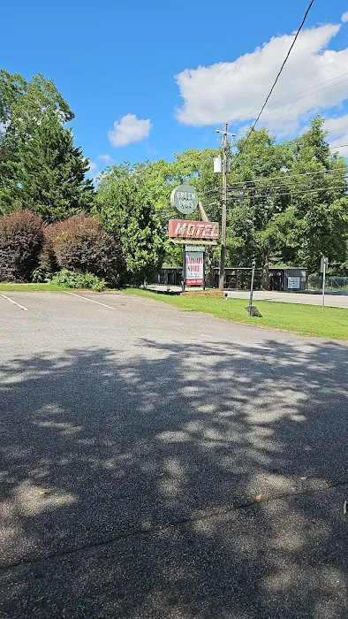Green Oaks Motel 4