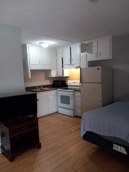 Green Oaks Motel 4