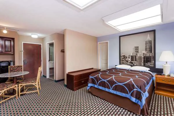 Super 8 by Wyndham Tallapoosa 4