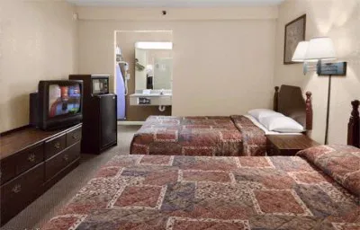 Deerfield Inn & Suites 4