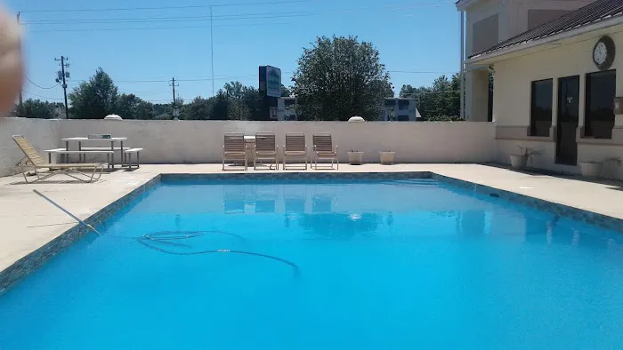 Deerfield Inn & Suites 4