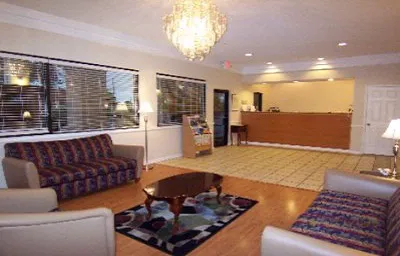 Deerfield Inn & Suites 4