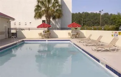 Deerfield Inn & Suites 4