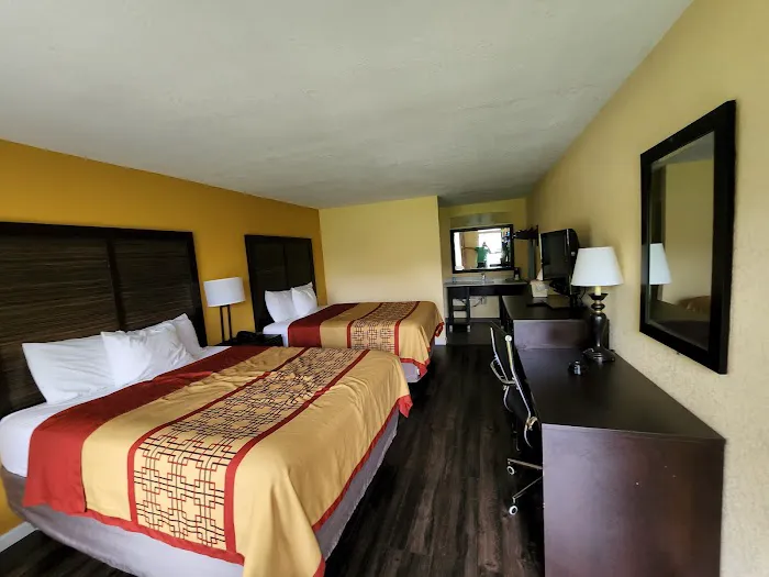 Days Inn by Wyndham Madison 4