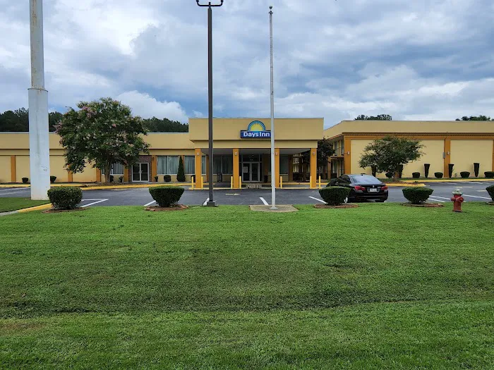 Days Inn by Wyndham Madison 4
