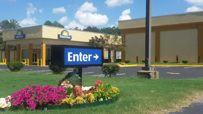 Days Inn by Wyndham Madison 4