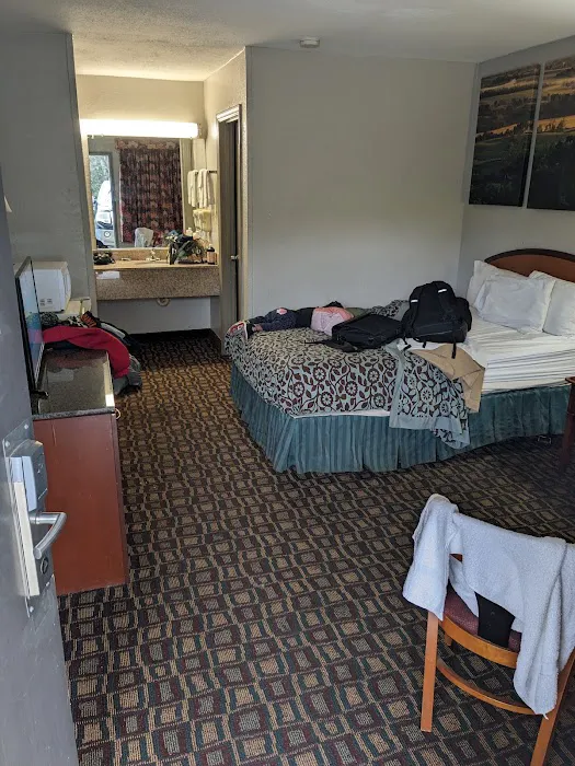 Days Inn by Wyndham Augusta Wheeler Road 4