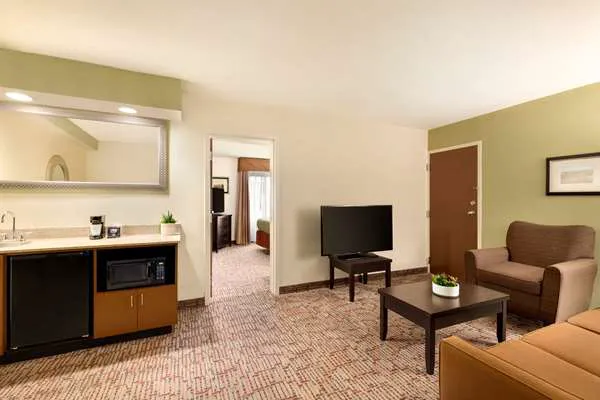 Baymont by Wyndham Augusta West 4