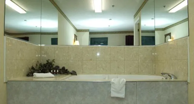 Country Hearth Inn & Suites Augusta 4