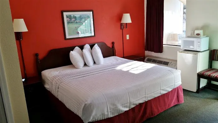 Country Hearth Inn & Suites Augusta 4