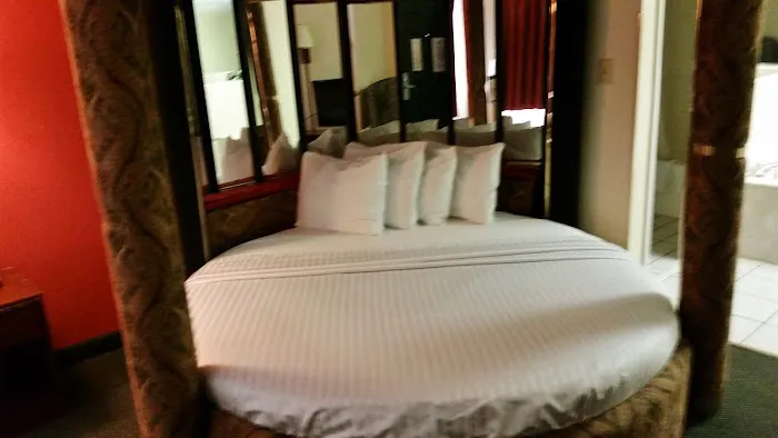 Country Hearth Inn & Suites Augusta 4