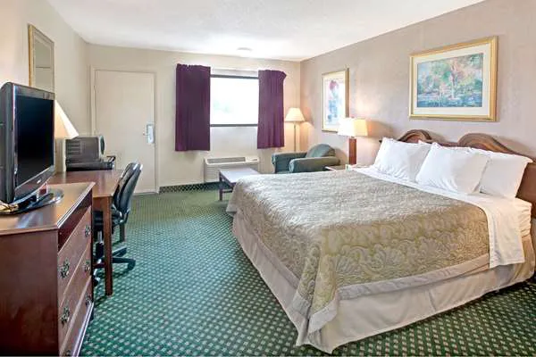 Super 8 by Wyndham Shelby 4