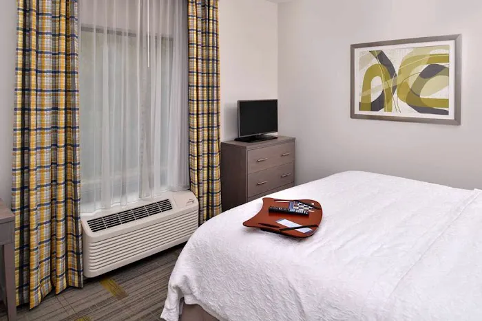 Hampton Inn & Suites Shelby 4