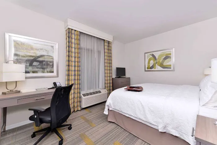Hampton Inn & Suites Shelby 4