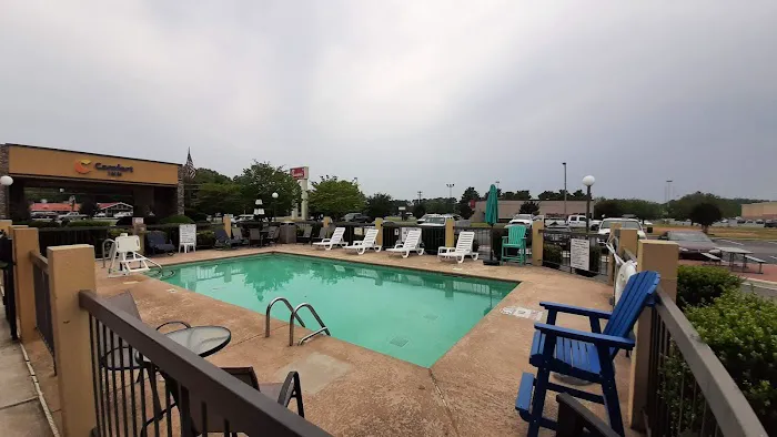 Comfort Inn 4