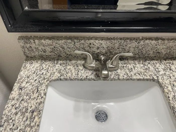 Quality Inn 4