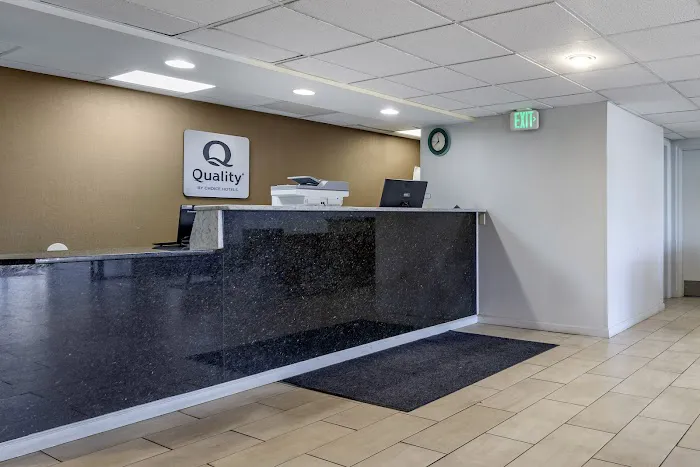 Quality Inn 4