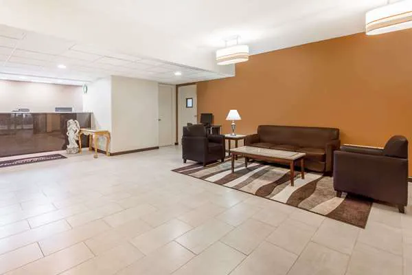 Howard Johnson by Wyndham Spartanburg Expo Center 4