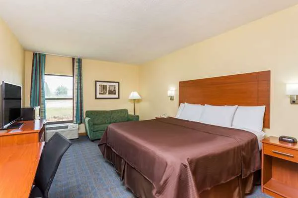 Howard Johnson by Wyndham Spartanburg Expo Center 4